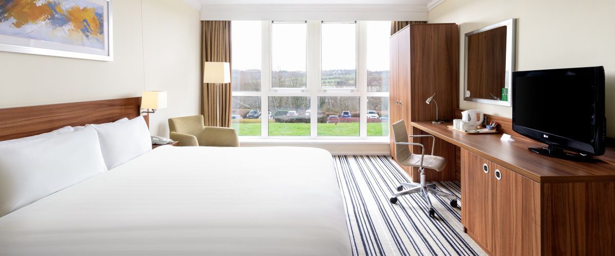 Bedroom accommodation at holiday inn leeds brighouse.