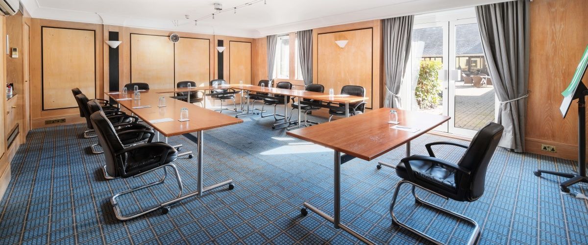 Holiday Inn Leeds Brighouse Meeting Room